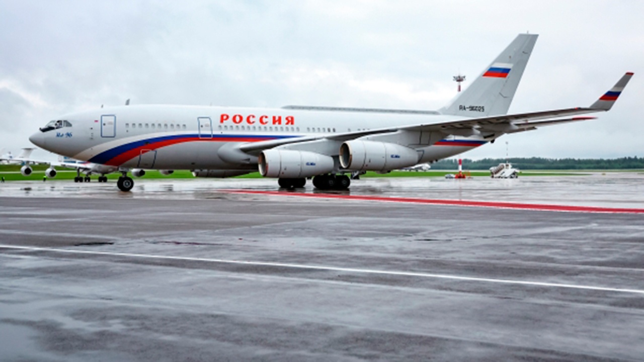 Болгария пропустит самолет Путина на саммит в Будапеште Болгария пропустит самолет Путина на саммит в Будапеште