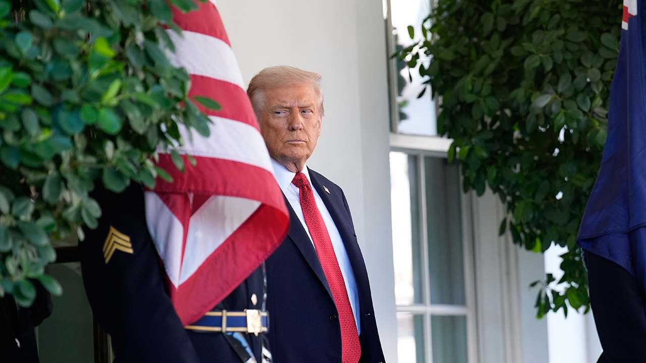 В администрации Трампа заявили, что он не планирует встречу с Путиным в ближайшее время В администрации Трампа заявили, что он не планирует встречу с Путиным в ближайшее время