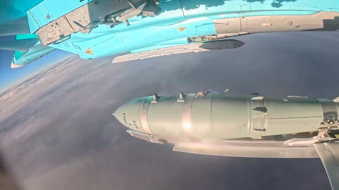 Экипаж Су-34 уничтожил командный пункт ВСУ в зоне спецоперации Экипаж Су-34 уничтожил командный пункт ВСУ в зоне спецоперации