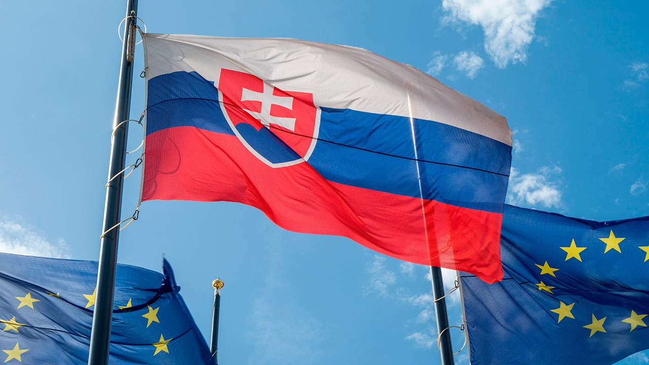 В Словакии выразили готовность поддержать новый пакет санкций ЕС против РФ В Словакии выразили готовность поддержать новый пакет санкций ЕС против РФ