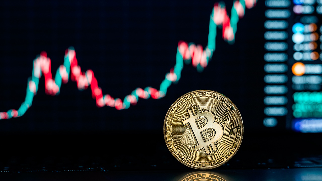 Минфин планирует реализовать расчеты криптовалютой во внешней торговле