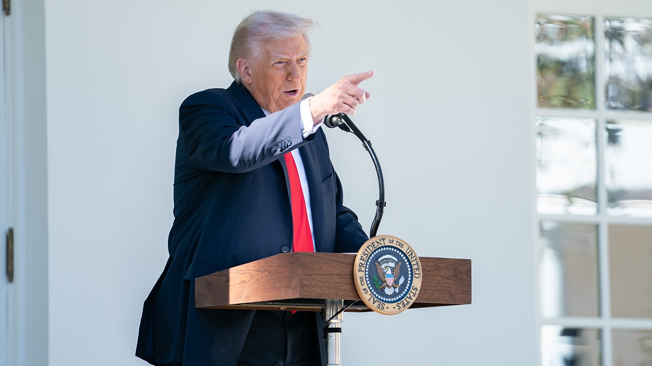 Трамп опроверг собственные слова о бесполезности встречи с Путиным Трамп опроверг собственные слова о бесполезности встречи с Путиным