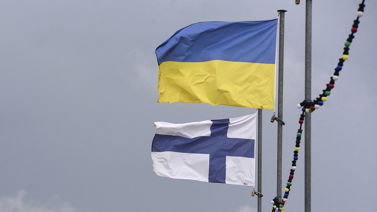 Финляндия возьмет в долг 100 млн евро на закупку оружия для Украины Финляндия возьмет в долг 100 млн евро на закупку оружия для Украины