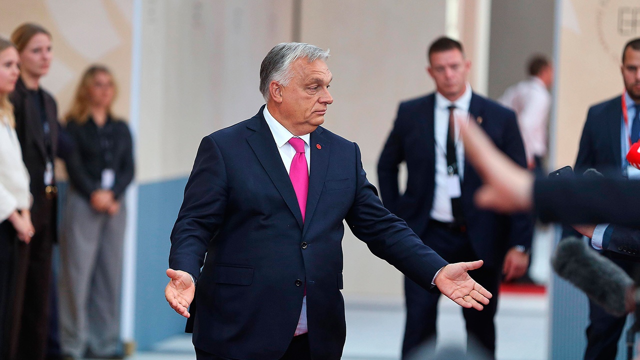Орбан назвал «цирком» попытки Запада запугивать своих граждан Россией Орбан назвал «цирком» попытки Запада запугивать своих граждан Россией