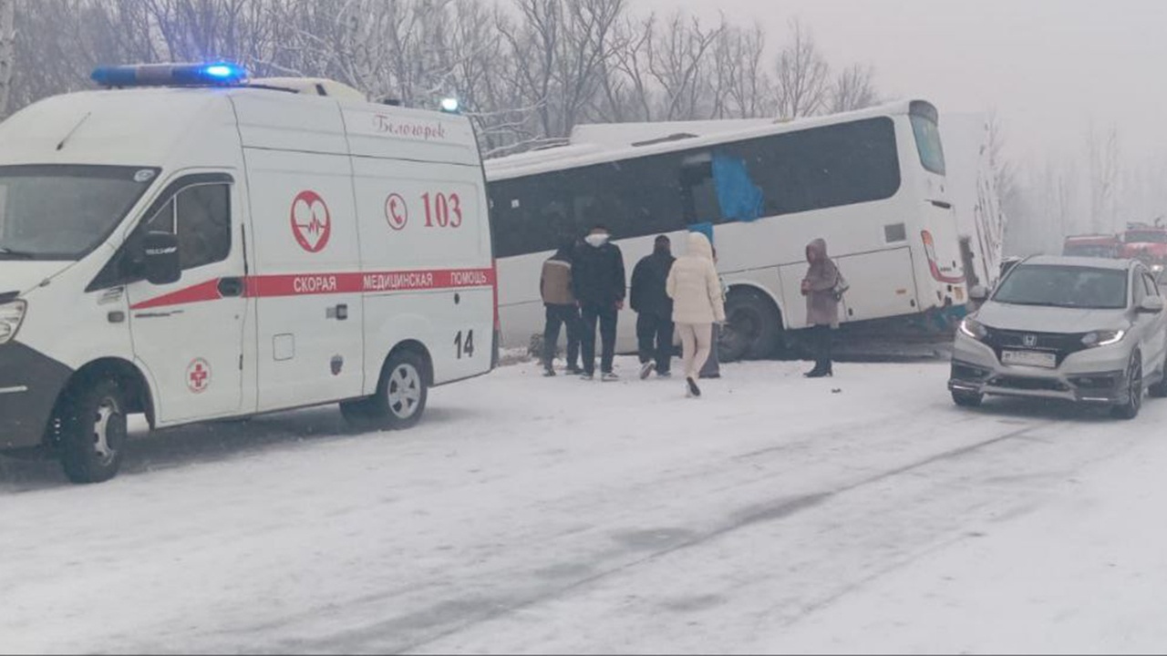 В Приамурье десять человек пострадали в ДТП с автобусом и грузовиком В Приамурье десять человек пострадали в ДТП с автобусом и грузовиком