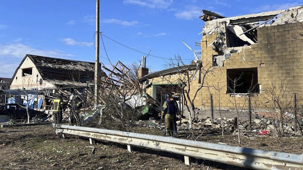 Десять человек пострадали при ударе ВСУ по поселку в Белгородской области Десять человек пострадали при ударе ВСУ по поселку в Белгородской области