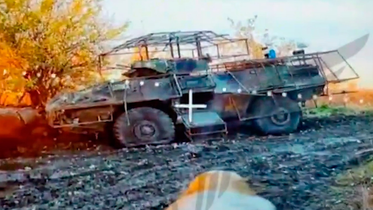 FPV-дроны поразили бронетехнику и беспилотники ВСУ в зоне спецоперации FPV-дроны поразили бронетехнику и беспилотники ВСУ в зоне спецоперации