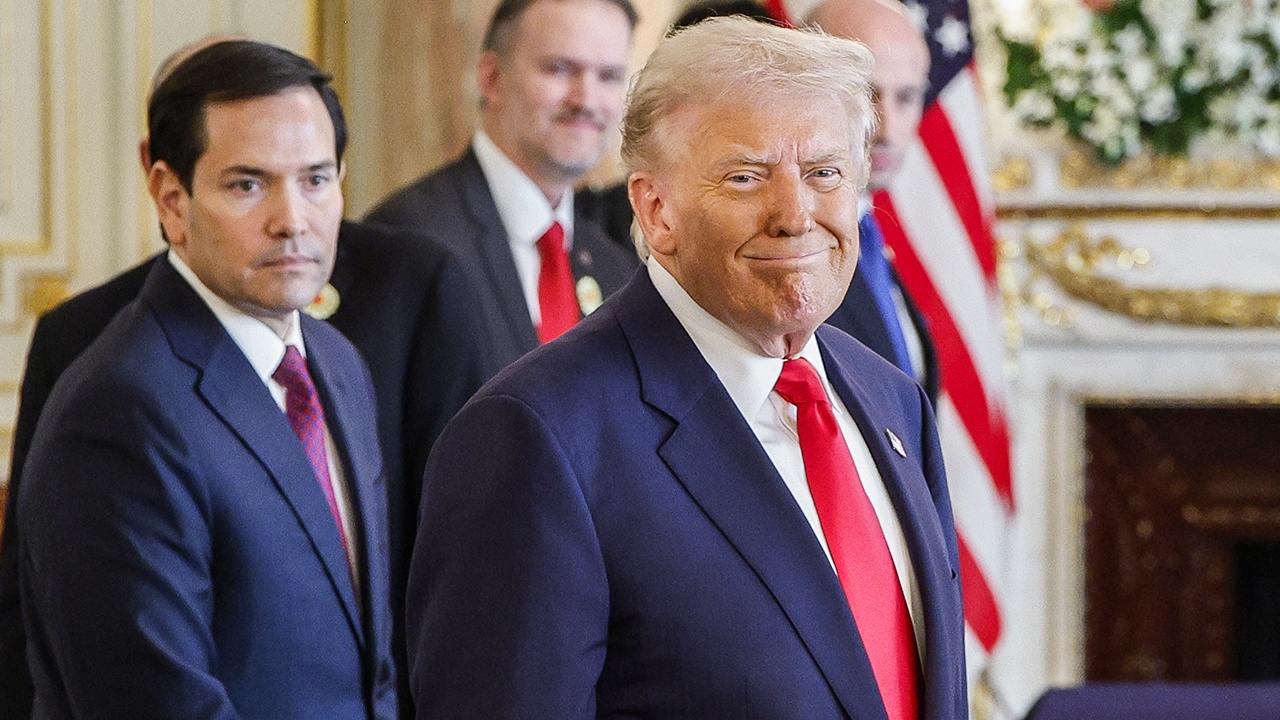 Трамп назвал бомбардировки Хиросимы и Нагасаки «небольшим конфликтом» Трамп назвал бомбардировки Хиросимы и Нагасаки «небольшим конфликтом»