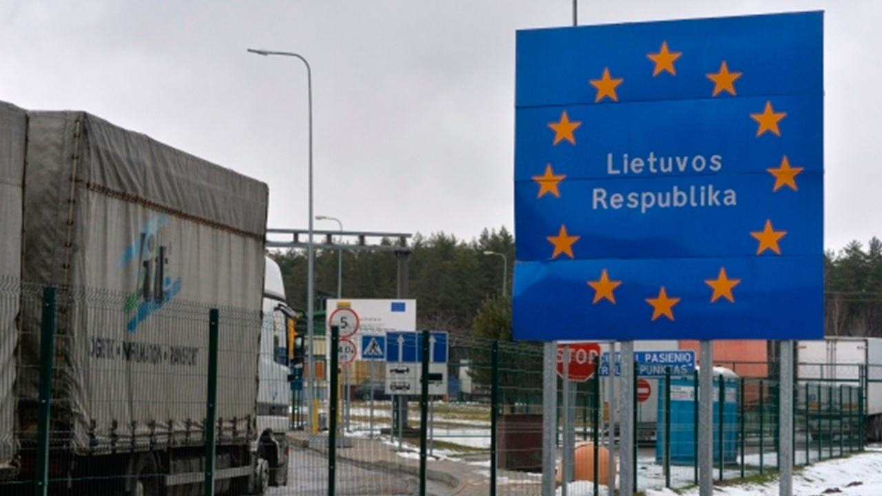 В Литве заявили, что оставили за собой право блокировать транзит в Калининград В Литве заявили, что оставили за собой право блокировать транзит в Калининград