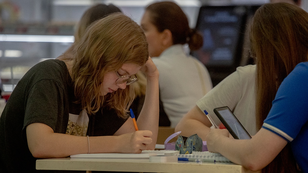 Минобрнауки опубликовало схему сокращения платных мест в вузах Минобрнауки опубликовало схему сокращения платных мест в вузах