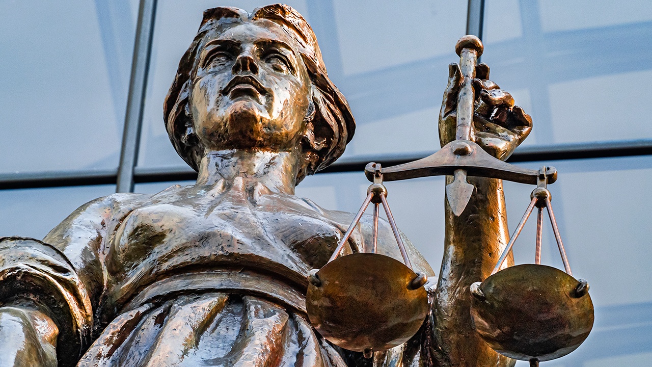 Обвинение запросило более 20 лет колонии для «Крабового короля» Обвинение запросило более 20 лет колонии для «Крабового короля»