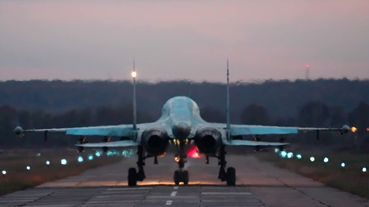 Экипаж Су-34 ликвидировал склад вооружения ВСУ в зоне спецоперации Экипаж Су-34 ликвидировал склад вооружения ВСУ в зоне спецоперации