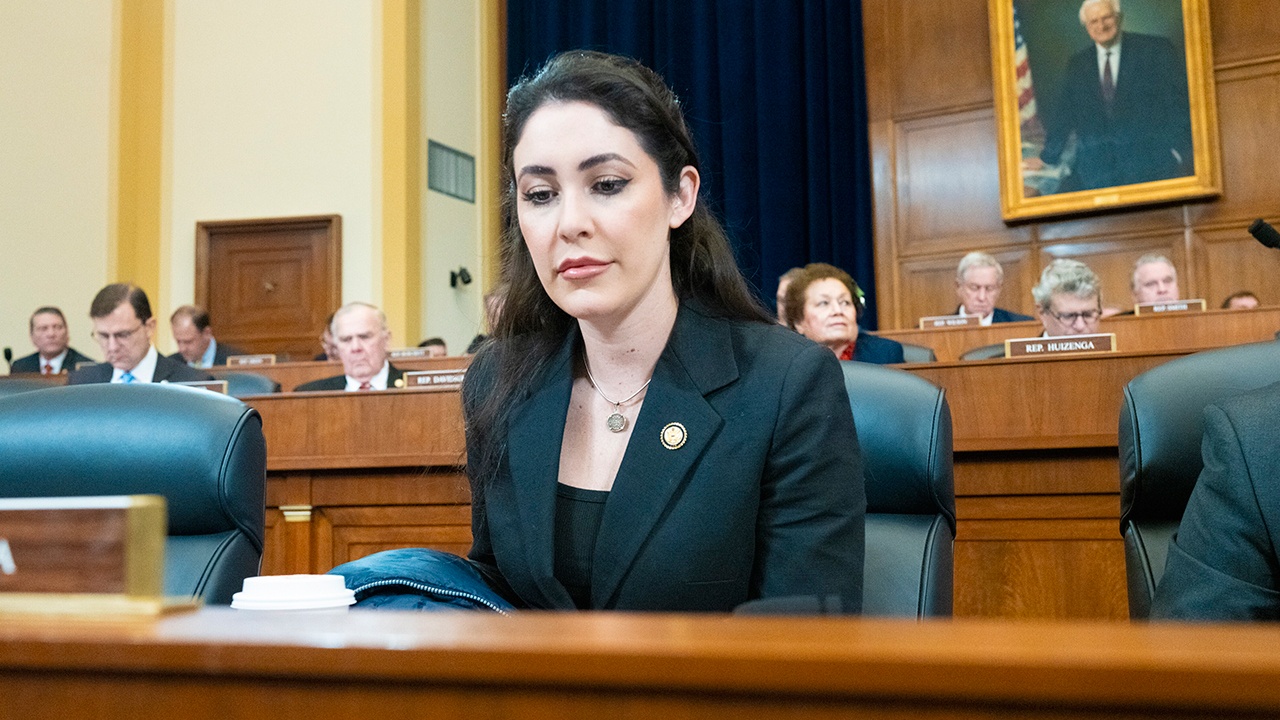 Американская конгрессвуман Луна оценила встречу с Дмитриевым