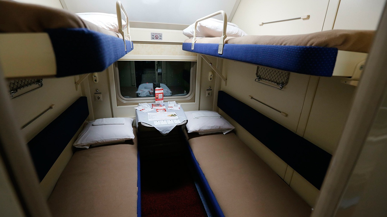 В РЖД изменили схему покупки постельного белья к билету в плацкарт В РЖД изменили схему покупки постельного белья к билету в плацкарт