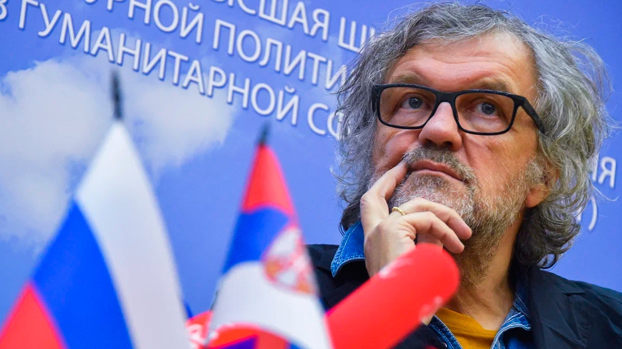 Кустурица рассказал, что планирует получить российский паспорт Кустурица рассказал, что планирует получить российский паспорт