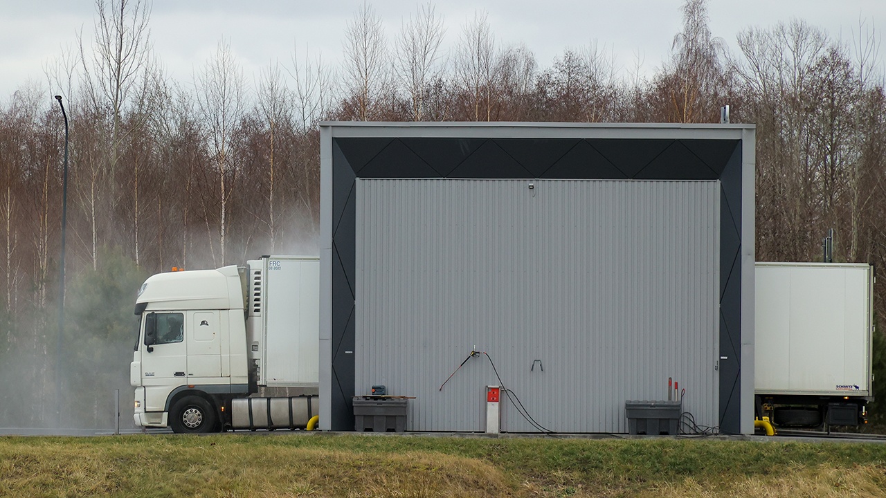 Литва на месяц полностью закрывает автомобильную границу с Белоруссией Литва на месяц полностью закрывает автомобильную границу с Белоруссией