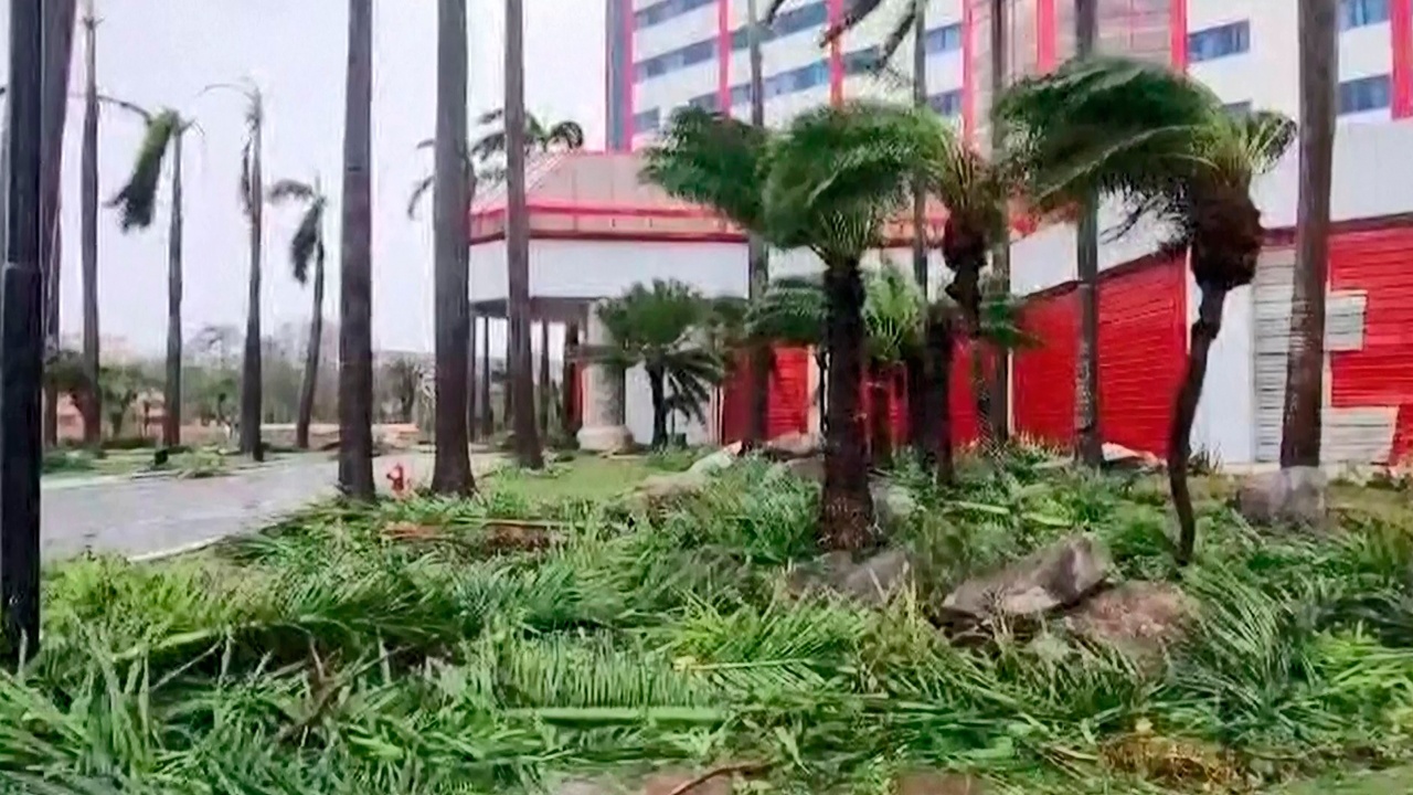 Президент Кубы сообщил о масштабных разрушениях в стране из-за урагана «Мелисса» Президент Кубы сообщил о масштабных разрушениях в стране из-за урагана «Мелисса»