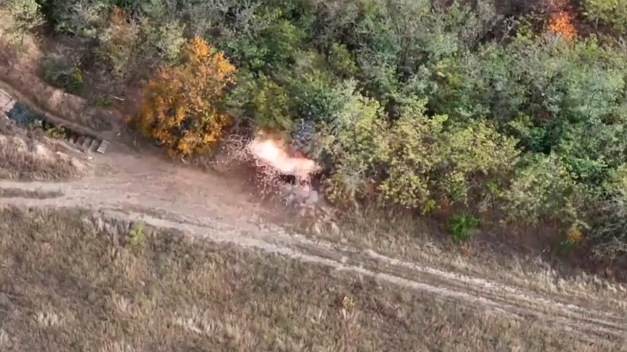 Операторы дронов уничтожили технику и позиции ВСУ в Запорожской области Операторы дронов уничтожили технику и позиции ВСУ в Запорожской области