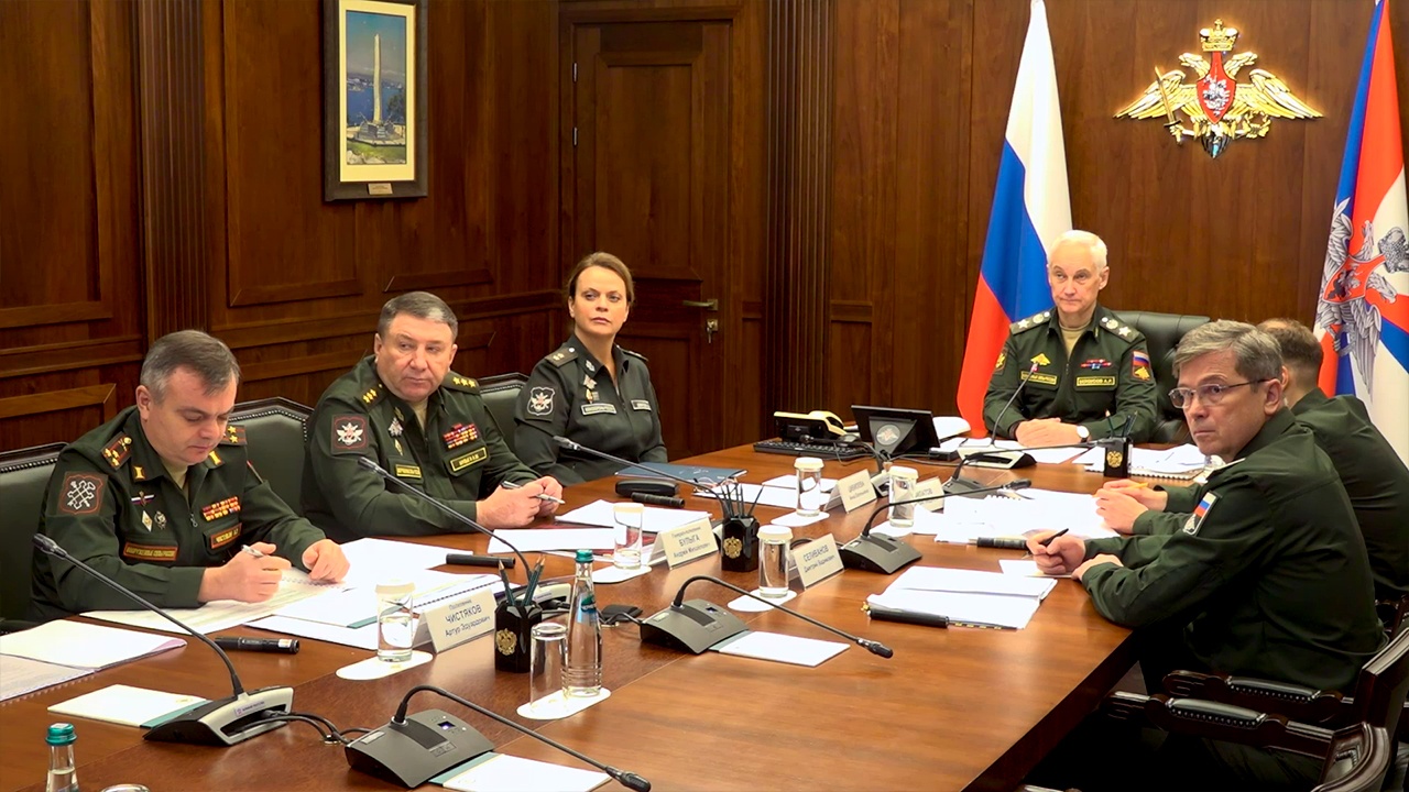 Белоусов провел совещание по готовности фондов МО РФ к отоплению зимой