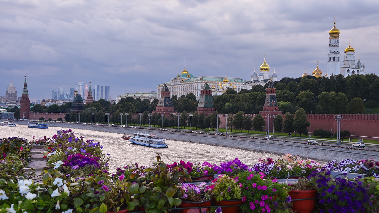 Собянин сообщил об уничтожении шести дронов, летевших на Москву