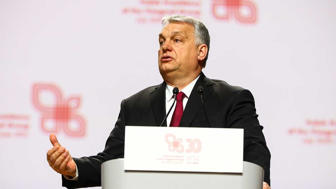 Орбан допустил, что к пожару на НПЗ в Венгрии причастны внешние силы Орбан допустил, что к пожару на НПЗ в Венгрии причастны внешние силы