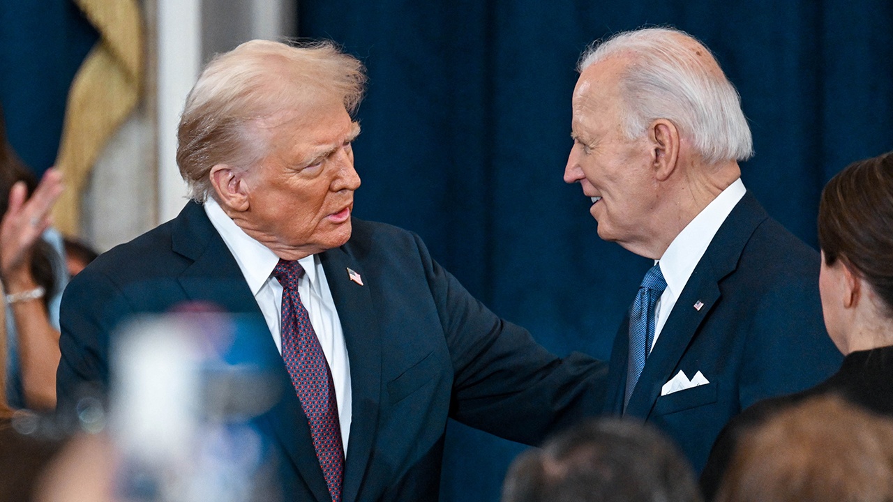 Трамп заявил, что Байден преступник и «должен сидеть в тюрьме» Трамп заявил, что Байден преступник и «должен сидеть в тюрьме»