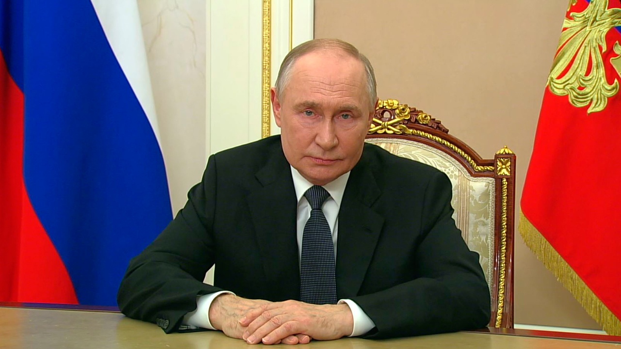 Путин поздравил судебных приставов с профессиональным праздником Путин поздравил судебных приставов с профессиональным праздником