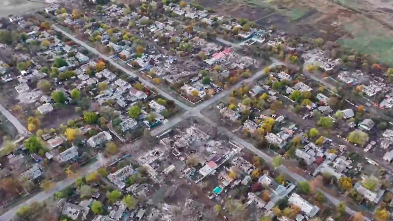 Штурмовавшие Вишневое бойцы рассказали о встрече с мирными жителями Штурмовавшие Вишневое бойцы рассказали о встрече с мирными жителями