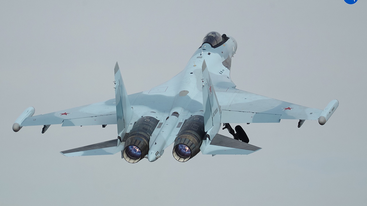 ВКС России получили очередную партию новых самолетов Су-35С ВКС России получили очередную партию новых самолетов Су-35С