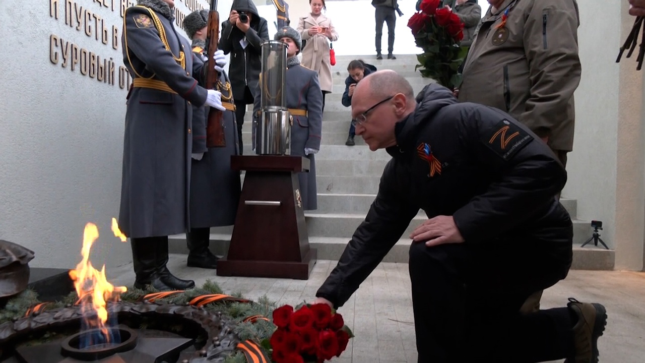 Вечный огонь зажгли на восстановленном мемориале «Миус-фронт» в ЛНР Вечный огонь зажгли на восстановленном мемориале «Миус-фронт» в ЛНР