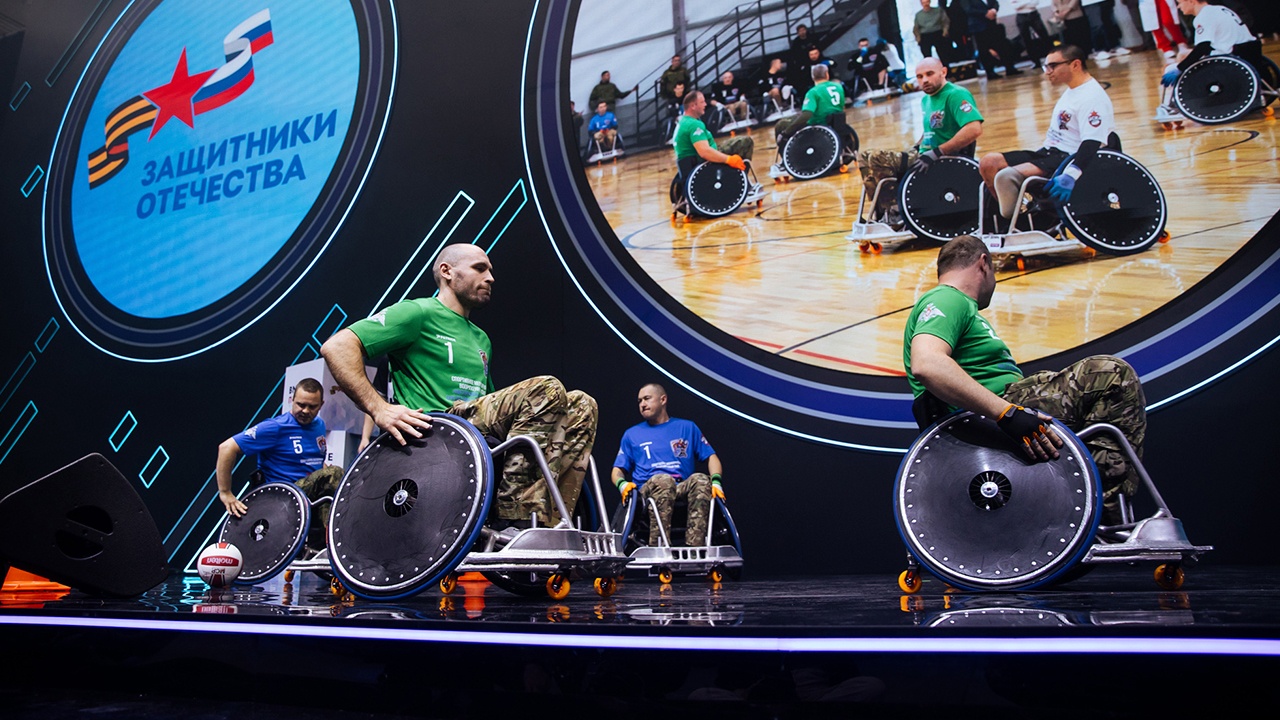 На чемпионате «Абилимпикс» провели показ адаптивной одежды На чемпионате «Абилимпикс» провели показ адаптивной одежды