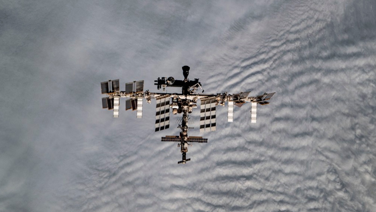 Маск рассказал о запрете Байдена спасать астронавтов с МКС в 2024 году Маск рассказал о запрете Байдена спасать астронавтов с МКС в 2024 году