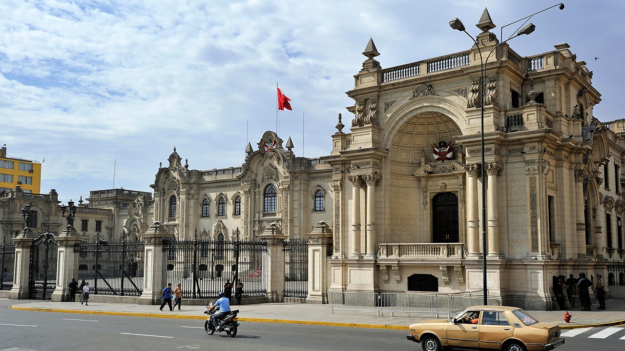 Перу разорвало дипотношения с Мексикой из-за укрывательства экс-премьера