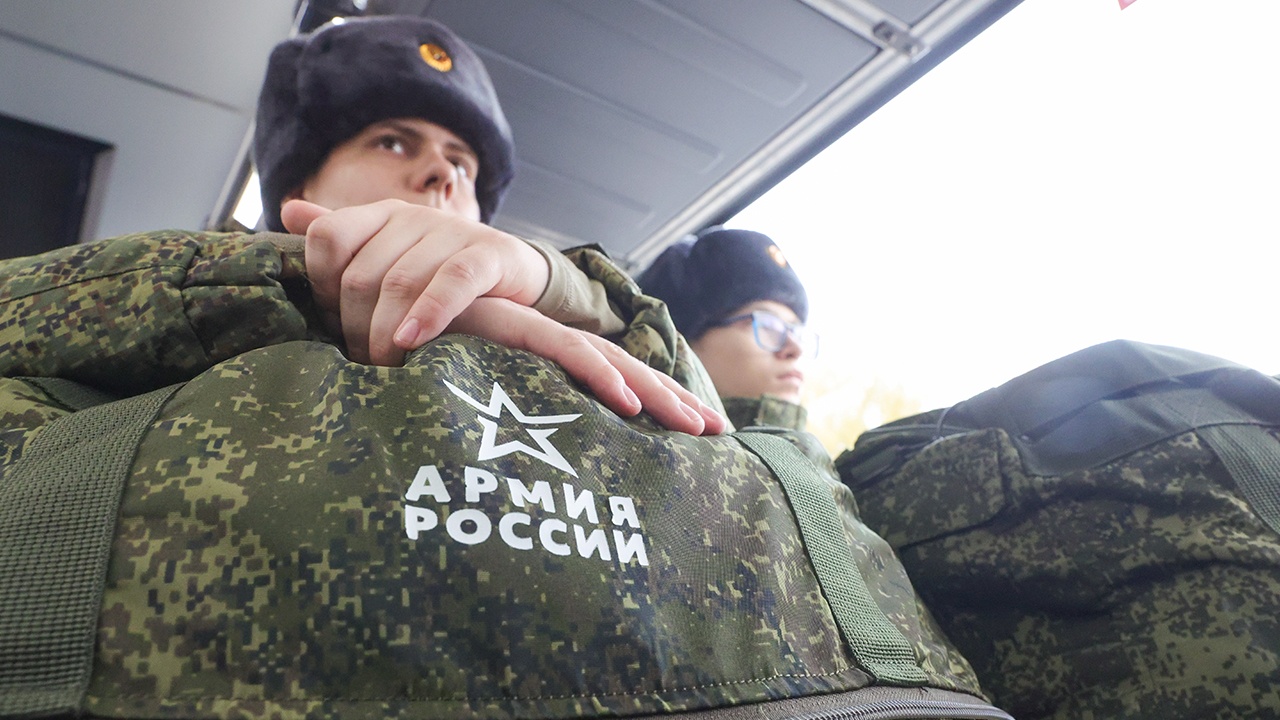 Путин подписал закон о призыве на службу в течение всего календарного года