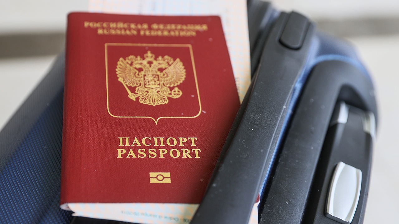 ФРГ запретит россиянам въезд по загранпаспортам старого образца