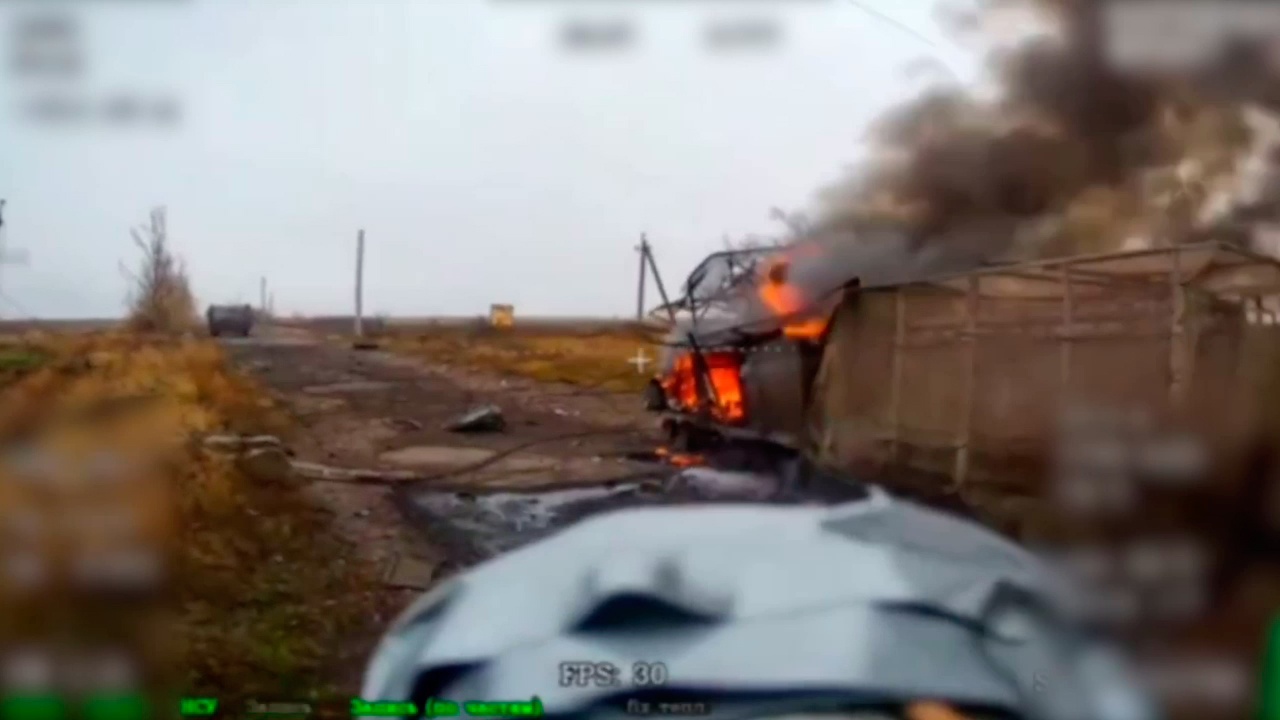 FPV-дроны уничтожили бронемашину Viking на Красноармейском направлении