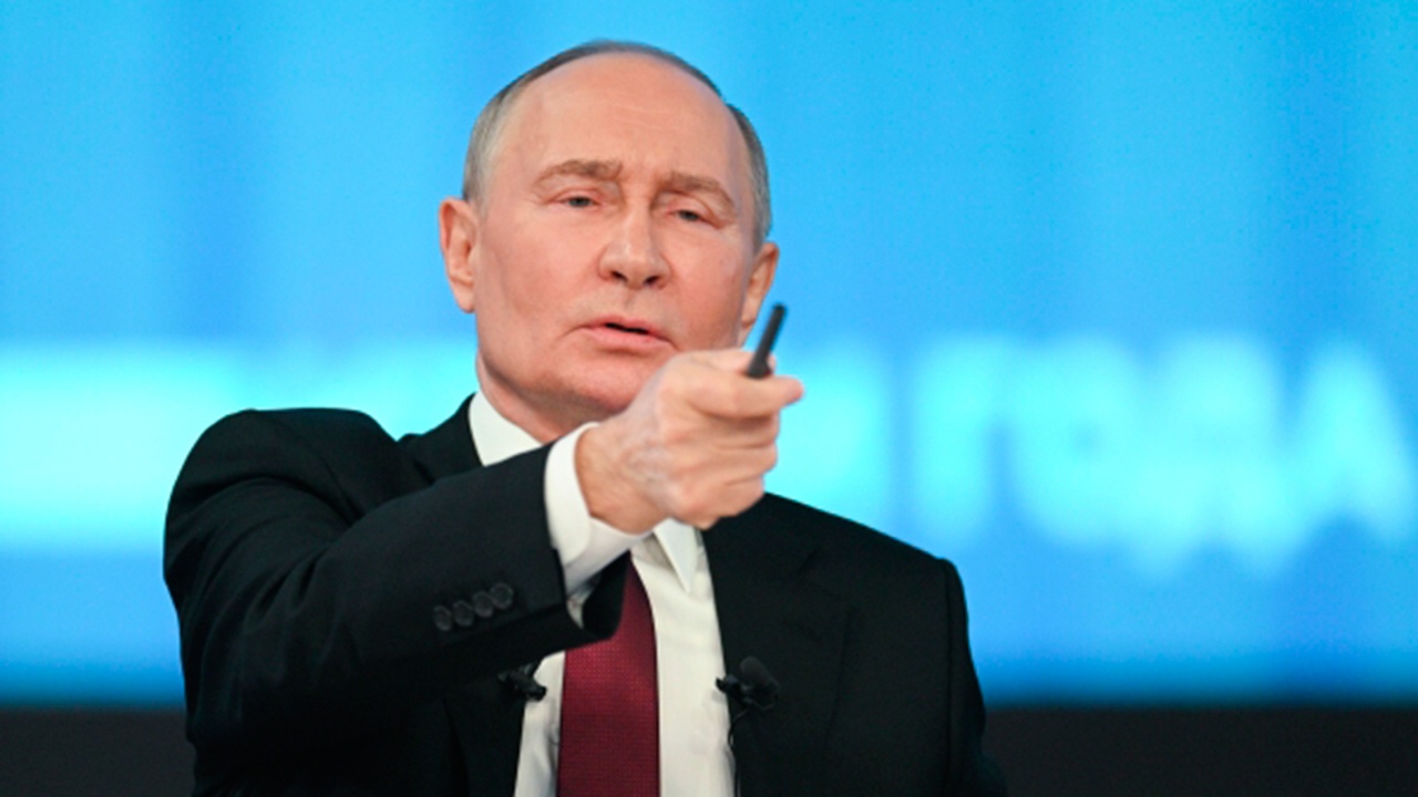 Песков пообещал своевременно озвучить дату Прямой линии Путина