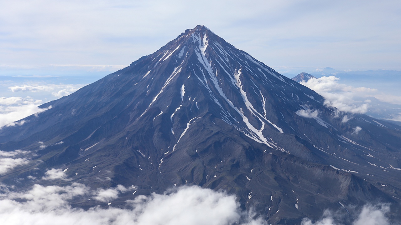 Лавина сошла на рабочих золотого рудника на Камчатке