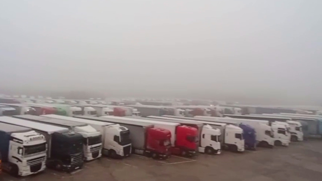 В Белоруссии на спецстоянках разместили 1 100 литовских грузовиков