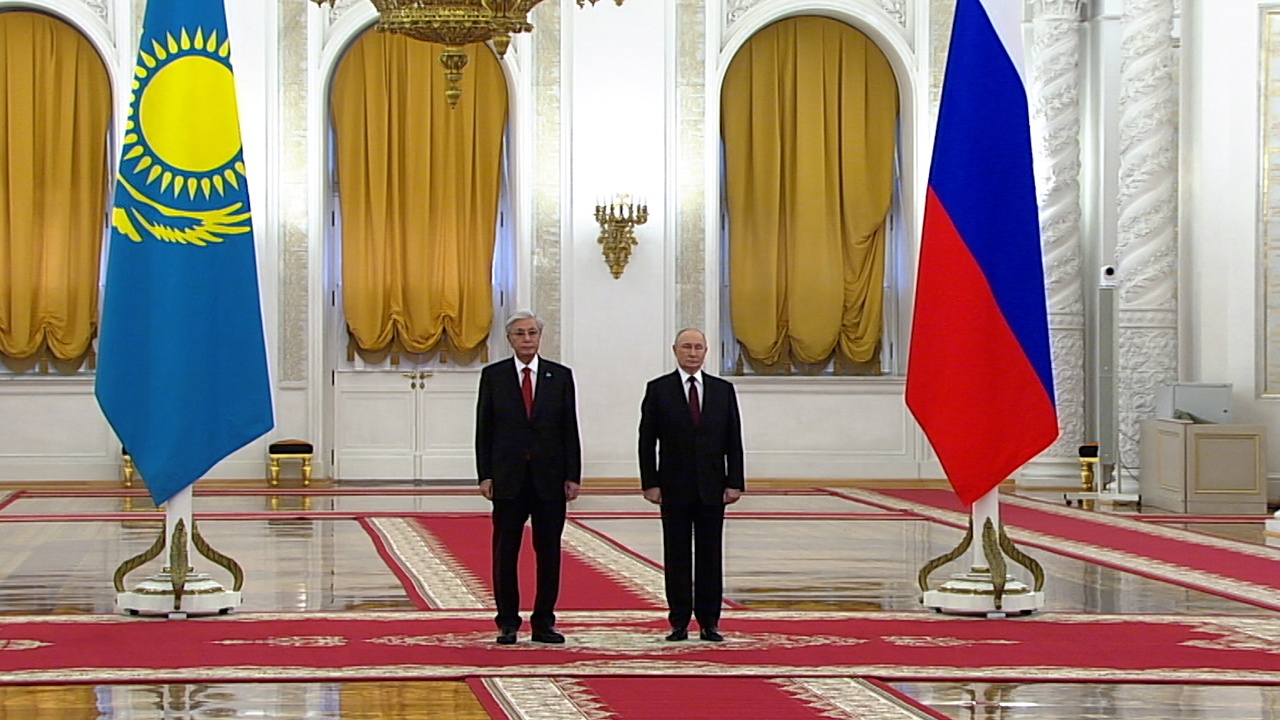 В Кремле началась официальная церемония встречи Путина и Токаева