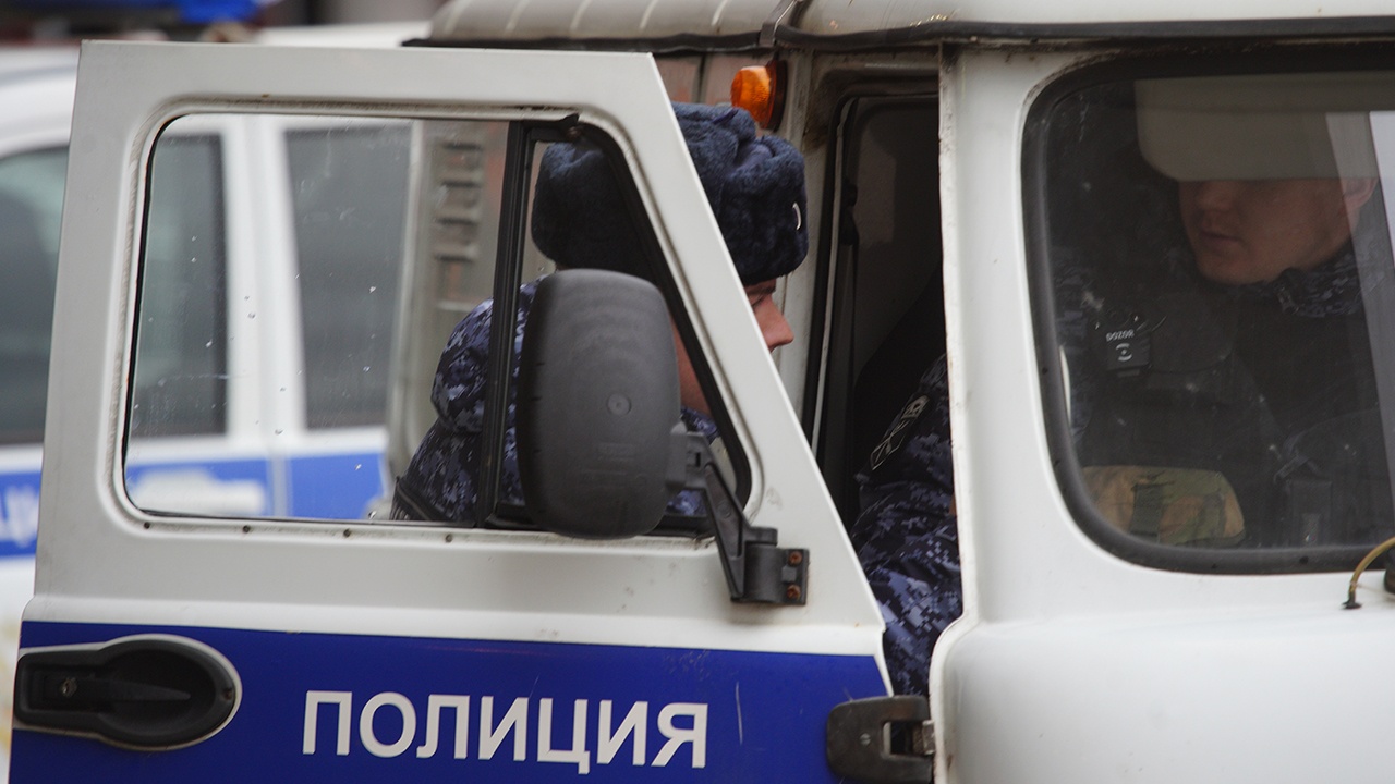 В Иркутске дети избили школьницу шнуром и прижгли ей руки утюгом