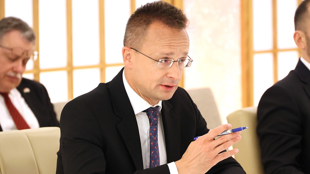 Сийярто: Венгрия отдаст средства из фонда мира Ливану вместо Украины