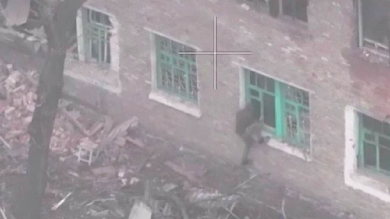 Минометчики ВСУ в Димитрове попытались замаскироваться под гражданских