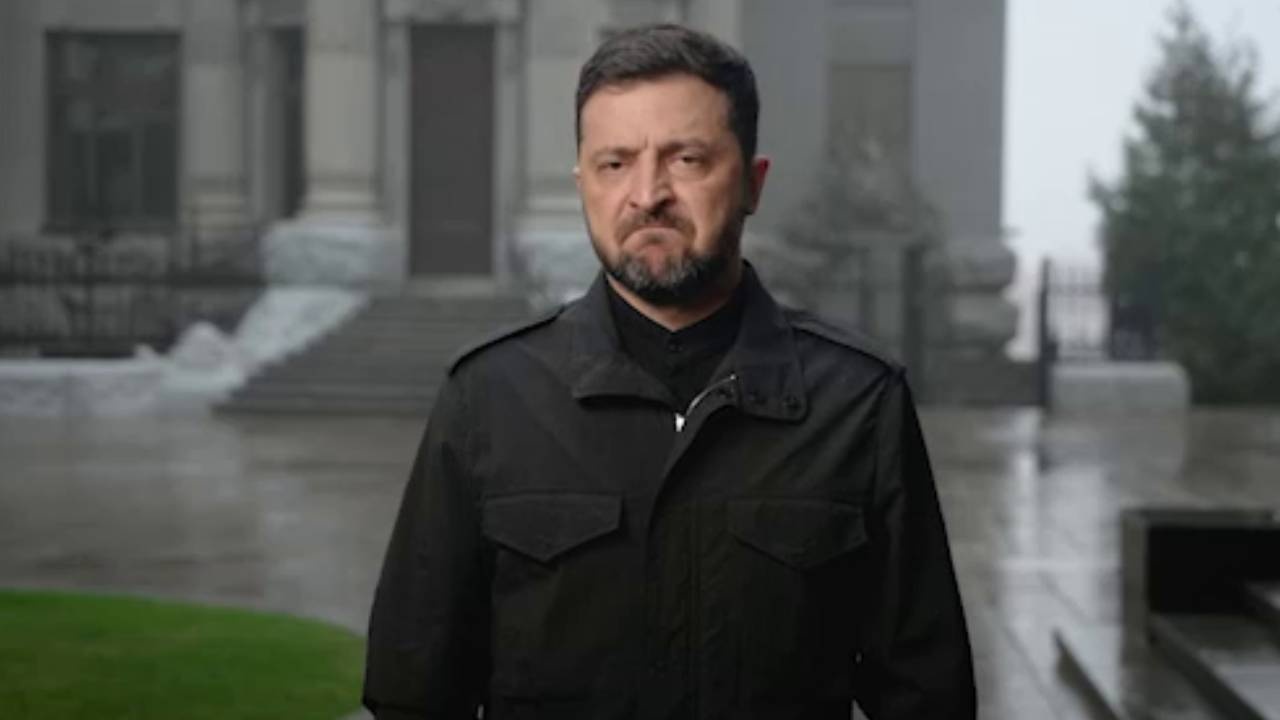 Зеленский в обращении к нации заявил о сложном выборе перед Украиной