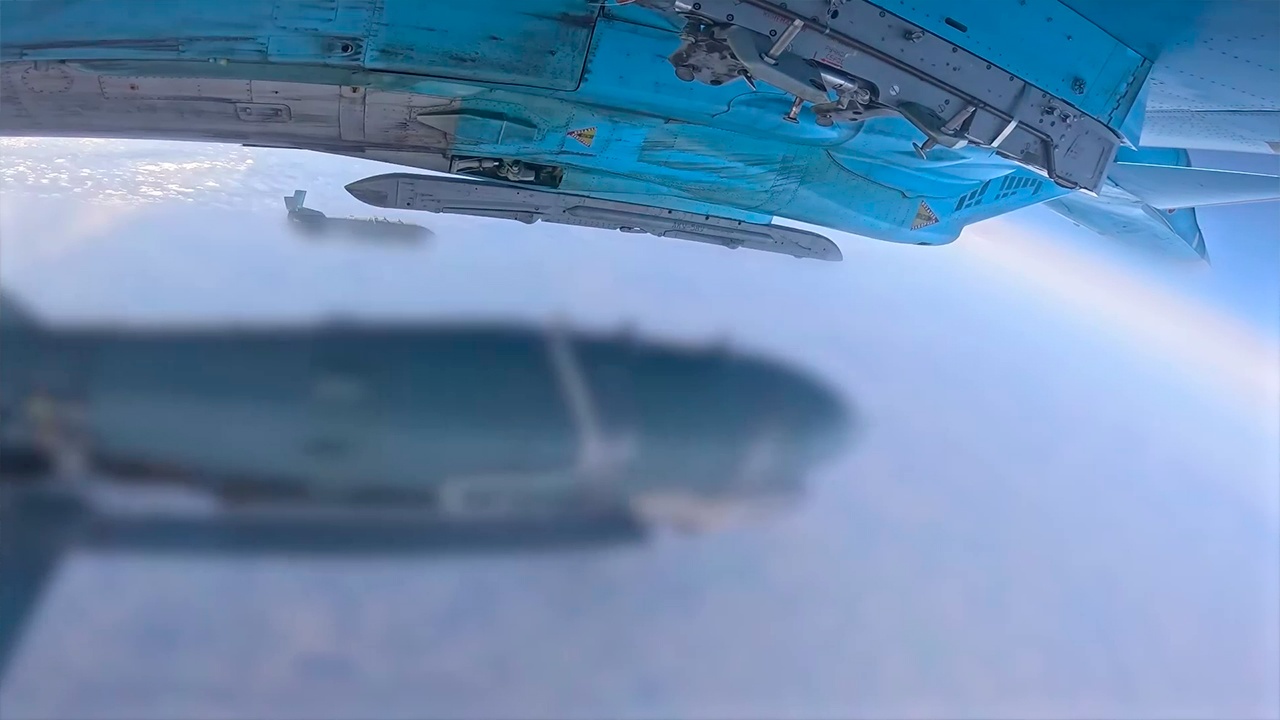 Су-34 разнес пункт управления беспилотниками ВСУ в зоне спецоперации