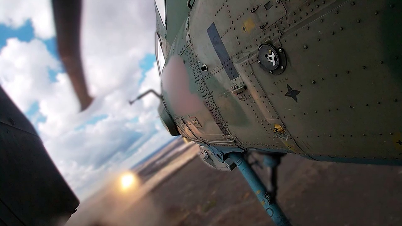 Экипаж Ми-28НМ разнес ракетой вражеский пункт управления БПЛА