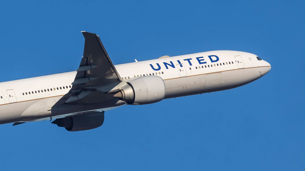 NYP: пассажирский Boeing в США столкнулся с метеозондом на высоте 11 км