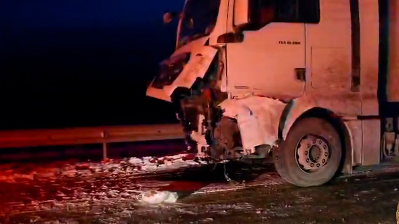 Три ребенка погибли в ДТП с фурой в Иркутской области