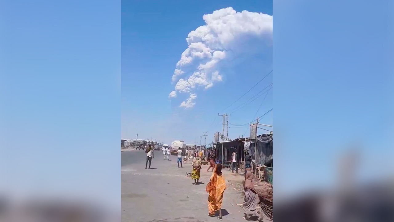 Первое за 10 тысяч лет извержение вулкана Хайли-Губби началось в Эфиопии