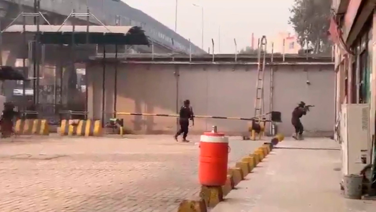 Боевики атаковали штаб-квартиру полиции в Пакистане